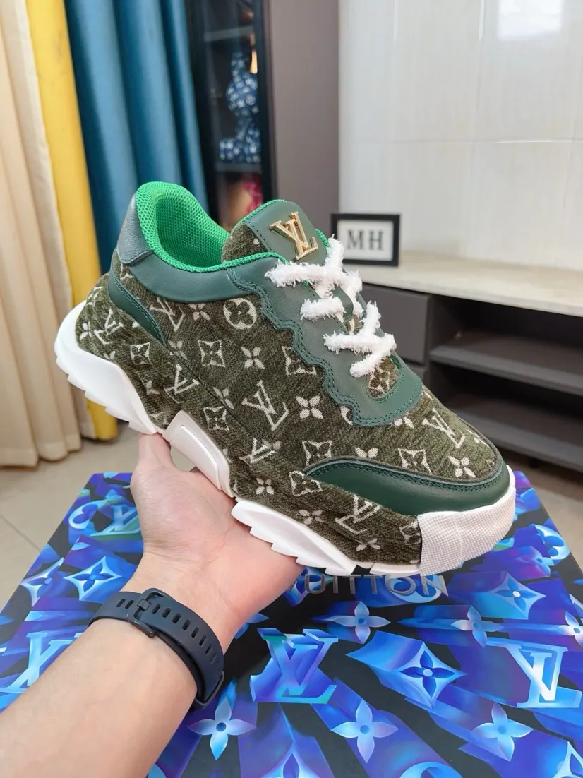Men's men's shoes 💰580🌸🌸 LV style is novel and fashionable, the upper is made of imported cowhide + LV special materials! Super trendy design! It’s eye-catching! The leather is soft, delicate, shiny and translucent, showing the ultimate in pure handcraftsmanship, and the mesh is soft, comfortable and breathable! Size: 39-44 (38 45 customized)